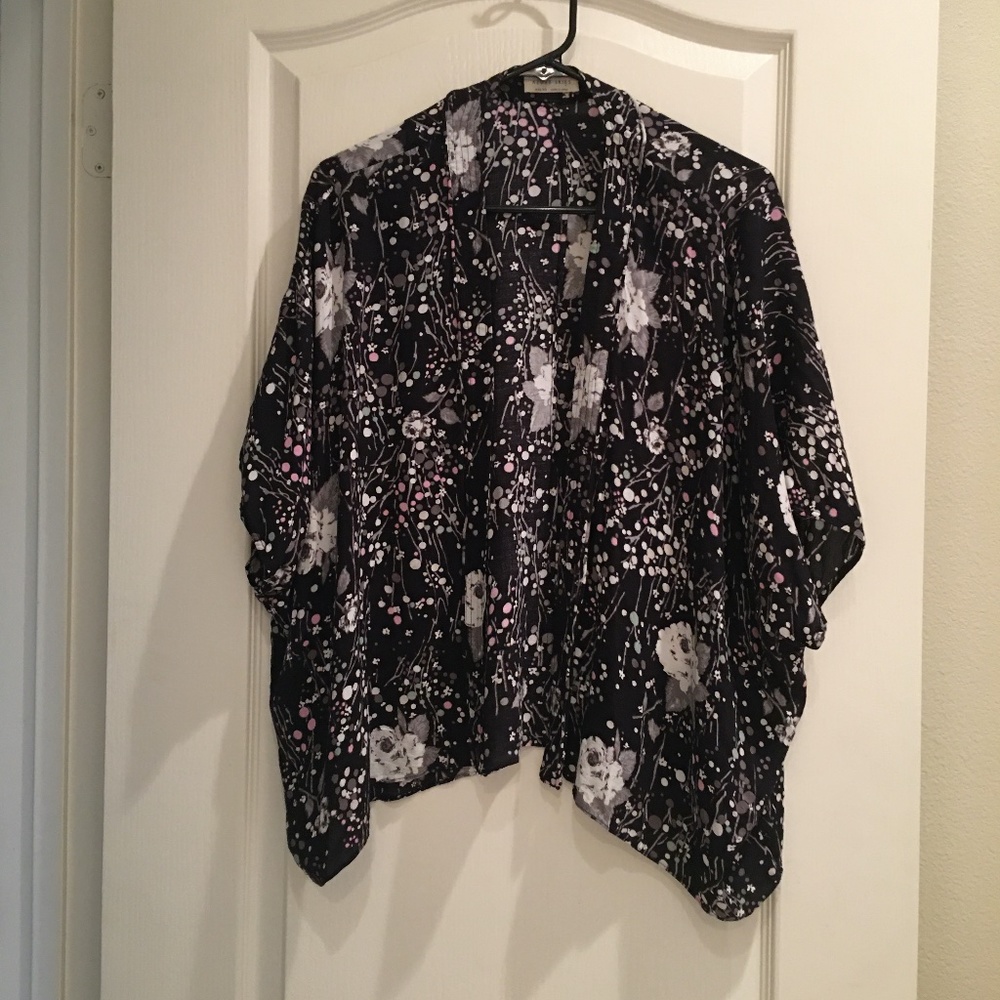 Aritzia Azure Skies Kimono Size XXS/XS